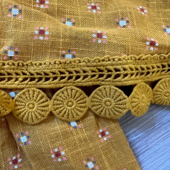 Aerie Yellow Floral Crochet Tie-Strap Romper NWT Size M cotton made in India - Picture 3 of 6